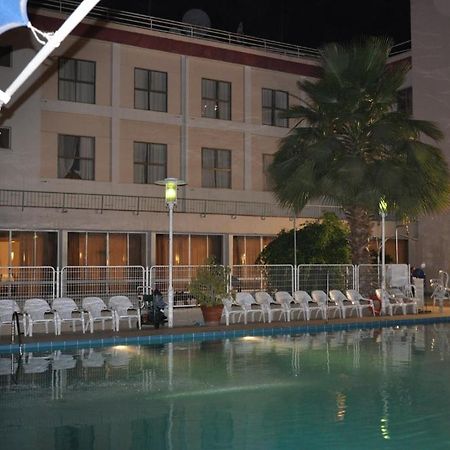 Royal Inn Tiberias Bagian luar foto